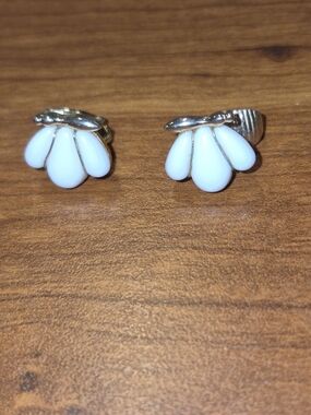 1981 Avon "Gatsby" Collection Clip-on Earrings